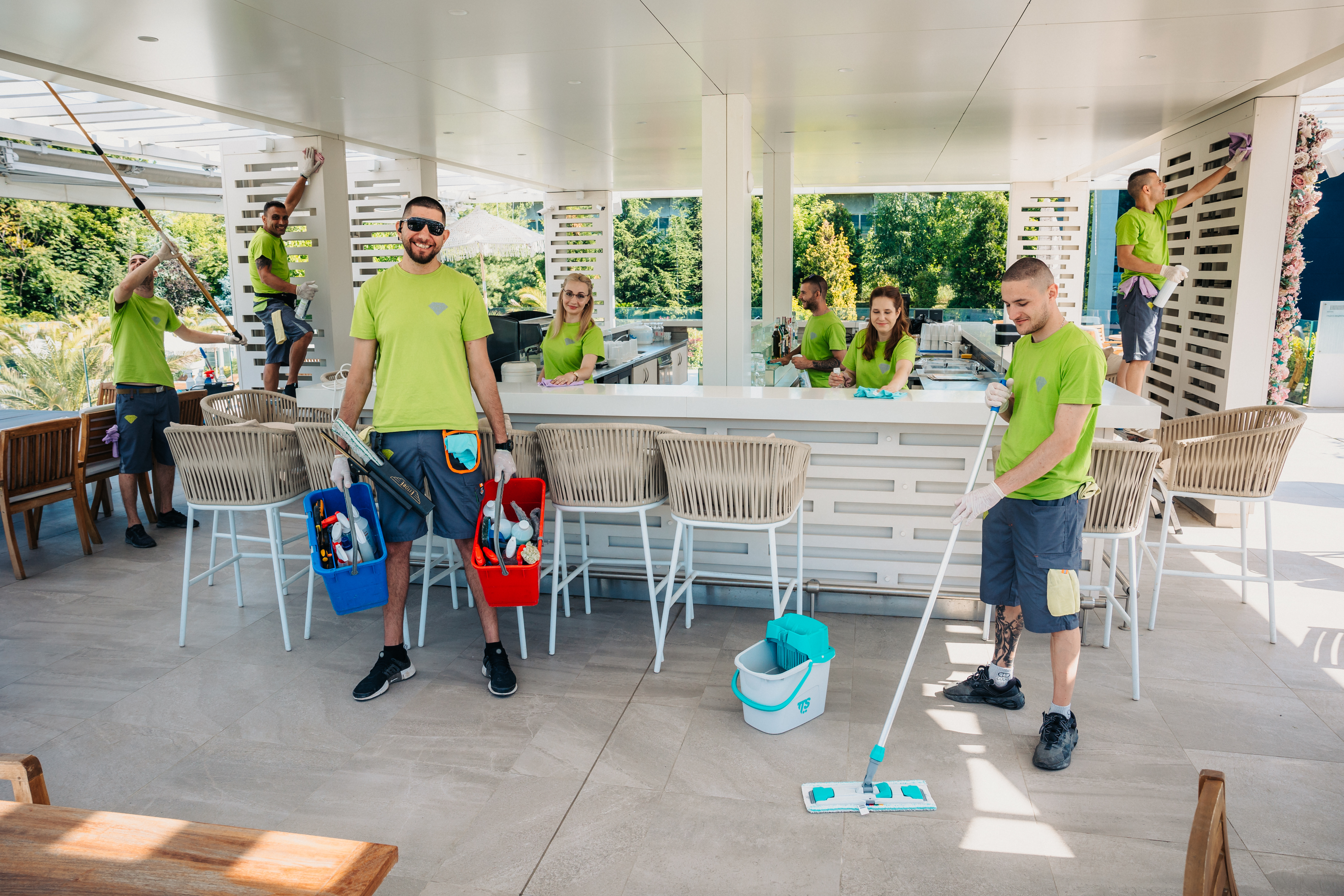 Полиране на мебели